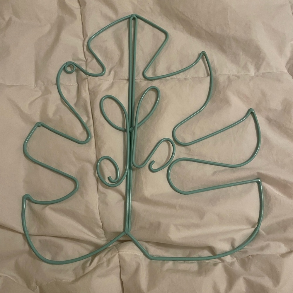 Leaf-Shaped Metal Wall Art